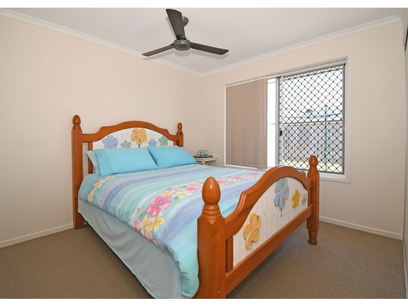 8 Samphire Street, Eli Waters QLD 4655