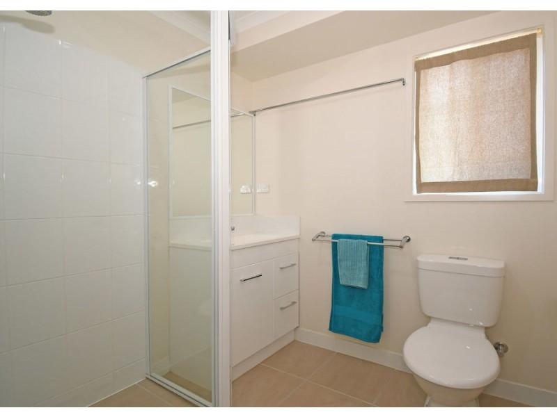 8 Samphire Street, Eli Waters QLD 4655