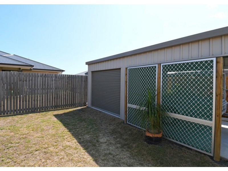 8 Samphire Street, Eli Waters QLD 4655