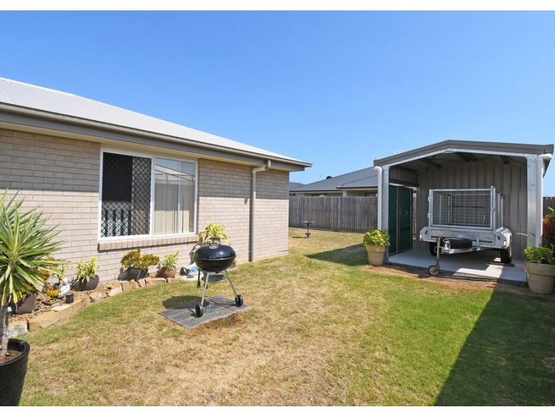 8 Samphire Street, Eli Waters QLD 4655