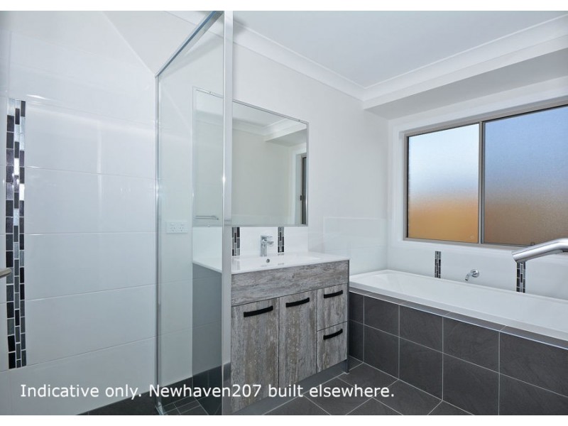 230 Imperial Circuit, Eli Waters QLD 4655