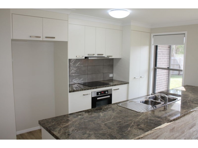 44 Halcyon Drive, Wondunna QLD 4655