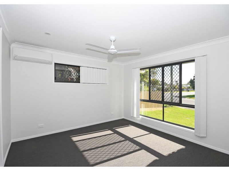 215 Samphire Street, Eli Waters QLD 4655