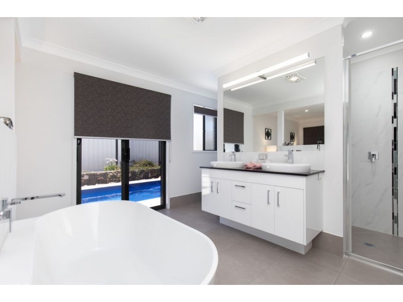 12 Mahalo Road, Booral QLD 4655