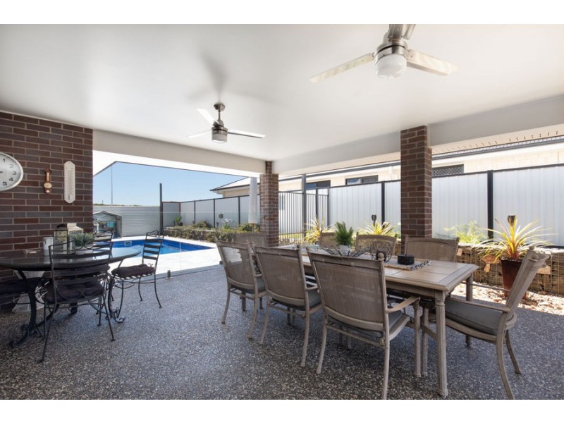 12 Mahalo Road, Booral QLD 4655