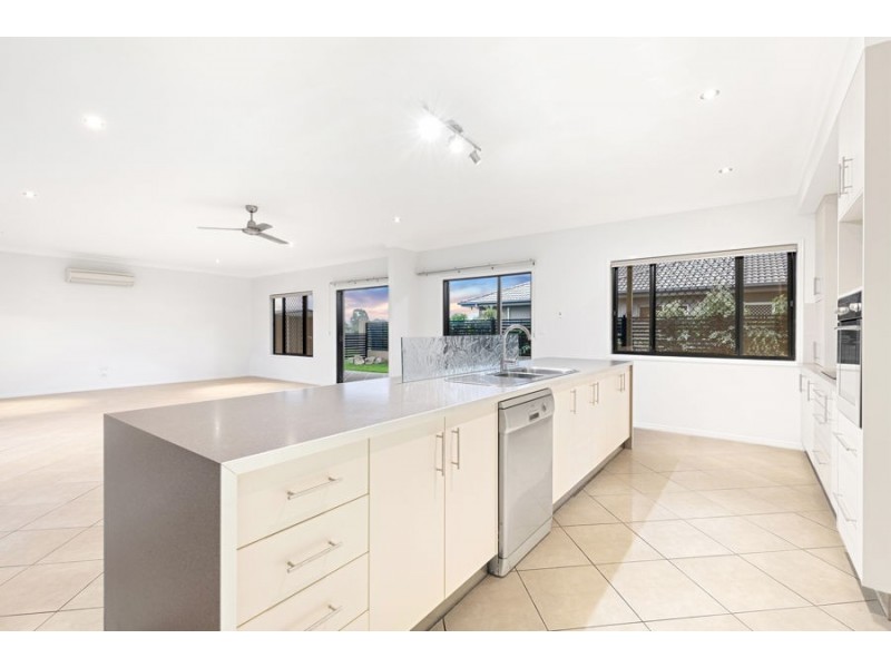 34 Turrum Street, Scarness QLD 4655