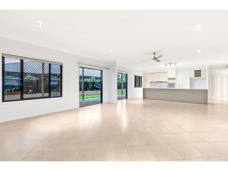 34 Turrum Street, Scarness QLD 4655