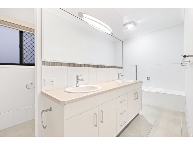 34 Turrum Street, Scarness QLD 4655