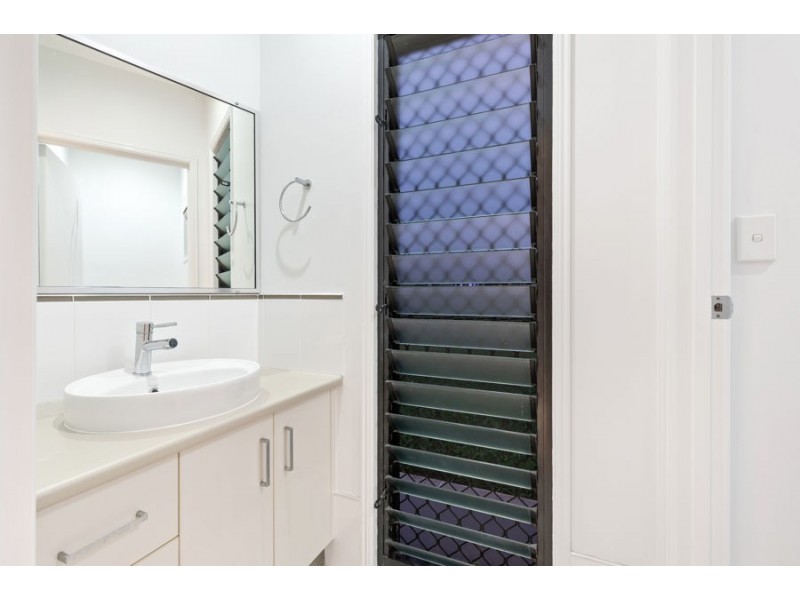 34 Turrum Street, Scarness QLD 4655