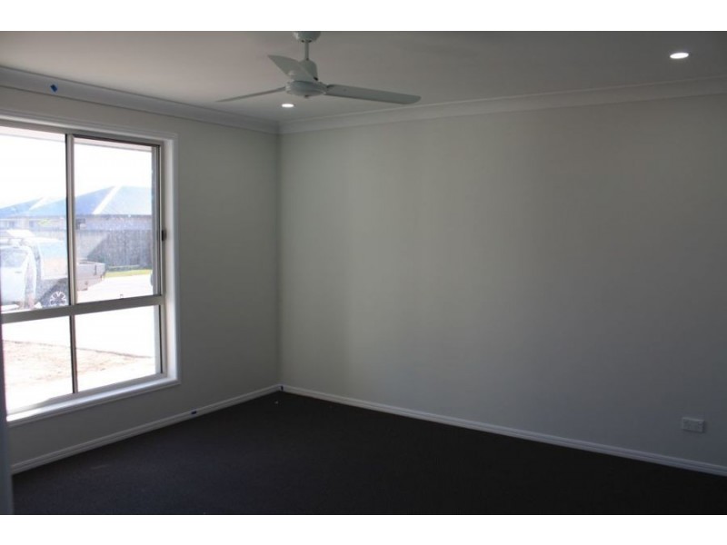 23 Sailaway Circuit, Eli Waters QLD 4655