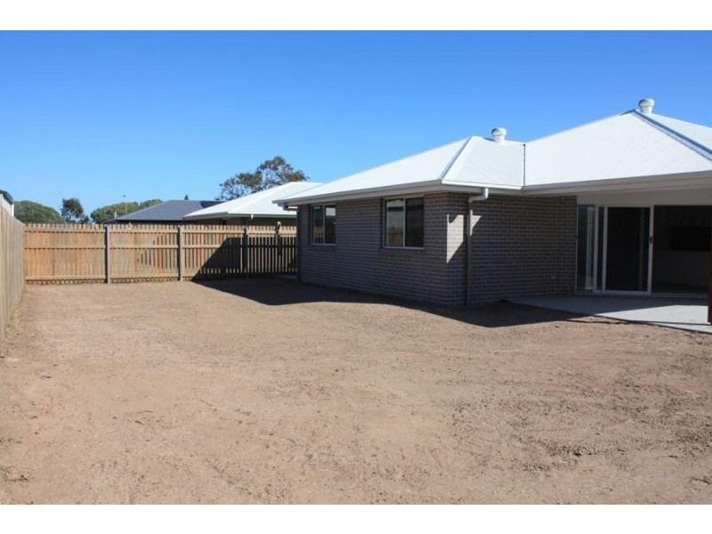 23 Sailaway Circuit, Eli Waters QLD 4655