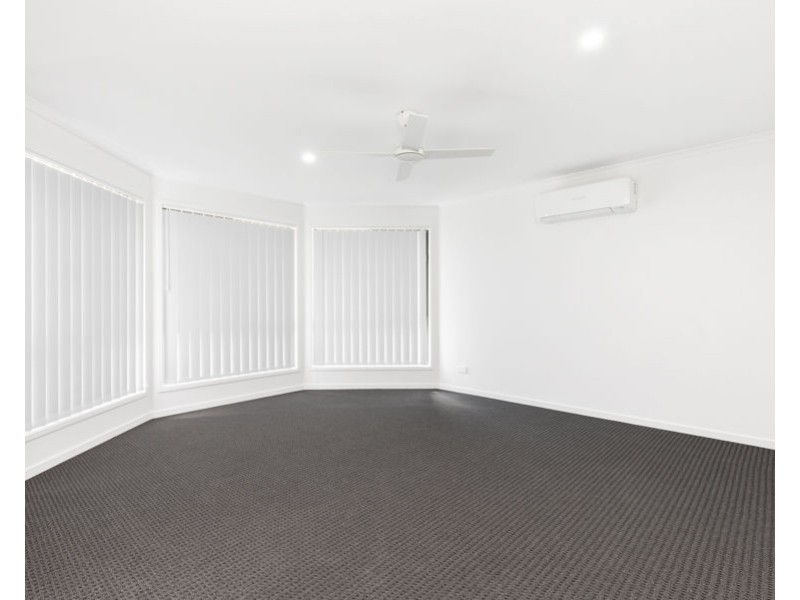 2 Waterside Way, Eli Waters QLD 4655