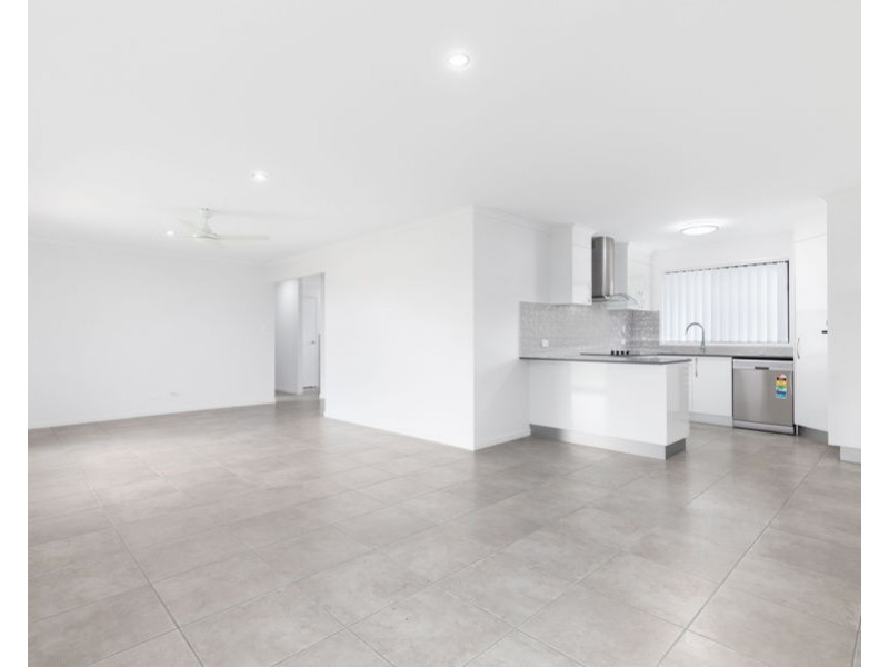 2 Waterside Way, Eli Waters QLD 4655