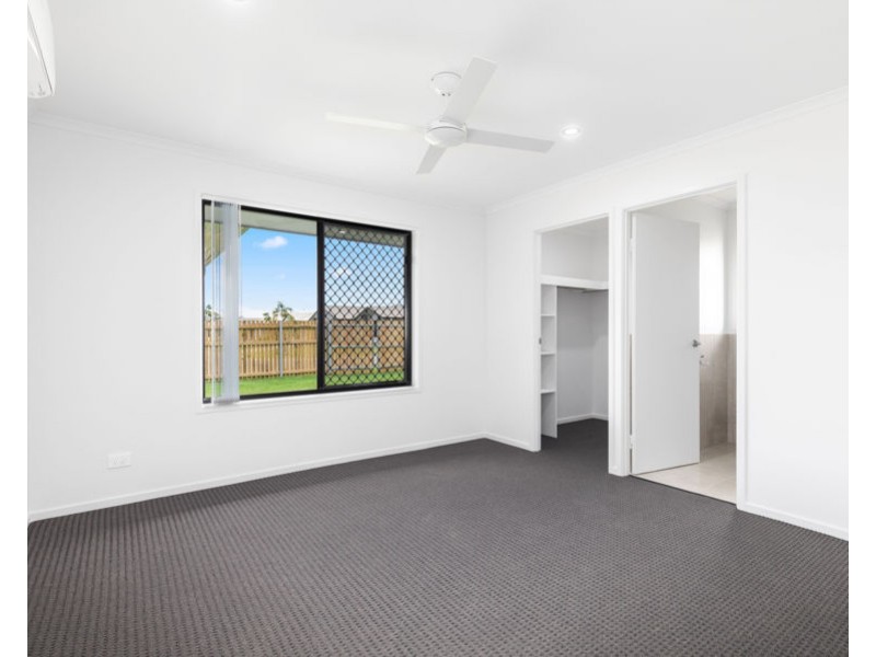 2 Waterside Way, Eli Waters QLD 4655