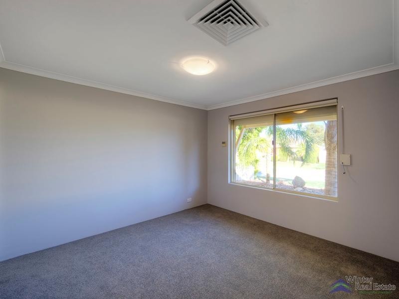 1 Lisbon Way, Seville Grove WA 6112