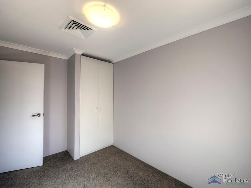 1 Lisbon Way, Seville Grove WA 6112