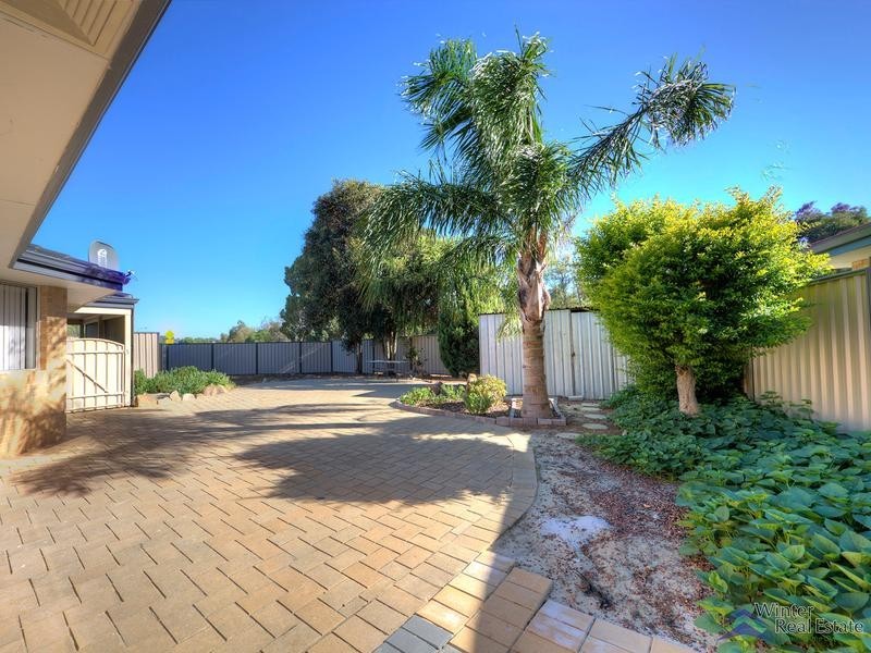 1 Lisbon Way, Seville Grove WA 6112