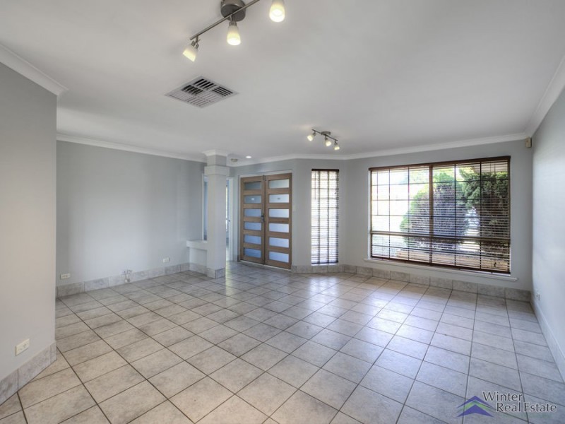 89 Bolderwood Drive, South Lake WA 6164