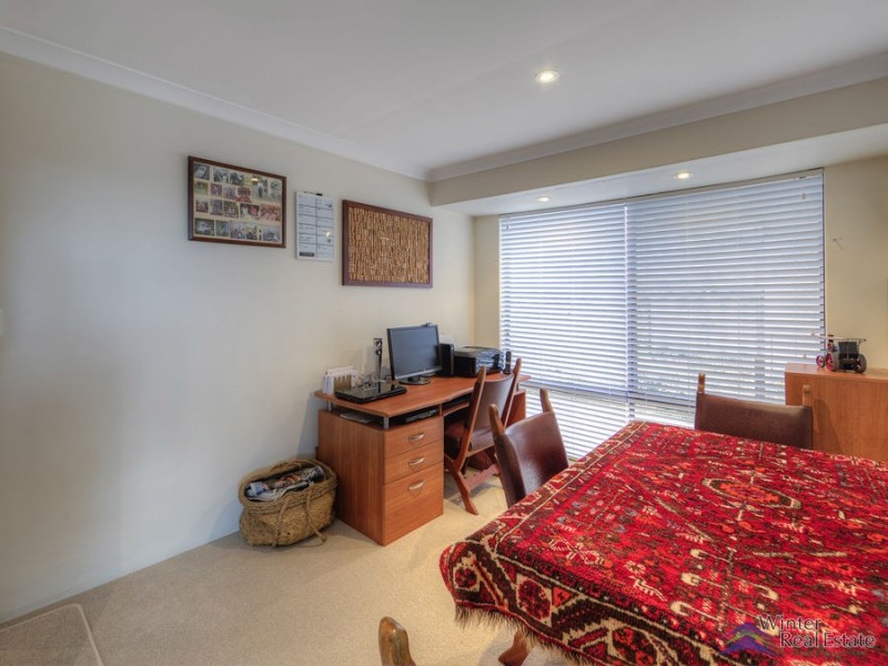 16 Chadlington Drive, Padbury WA 6025