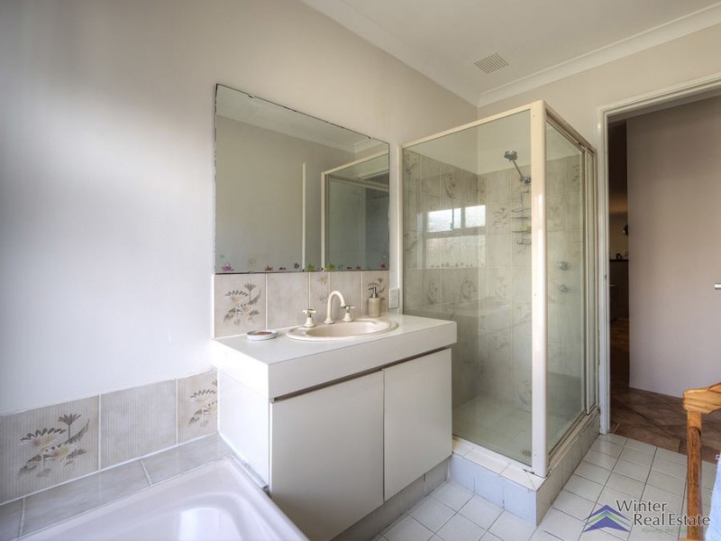 16 Chadlington Drive, Padbury WA 6025