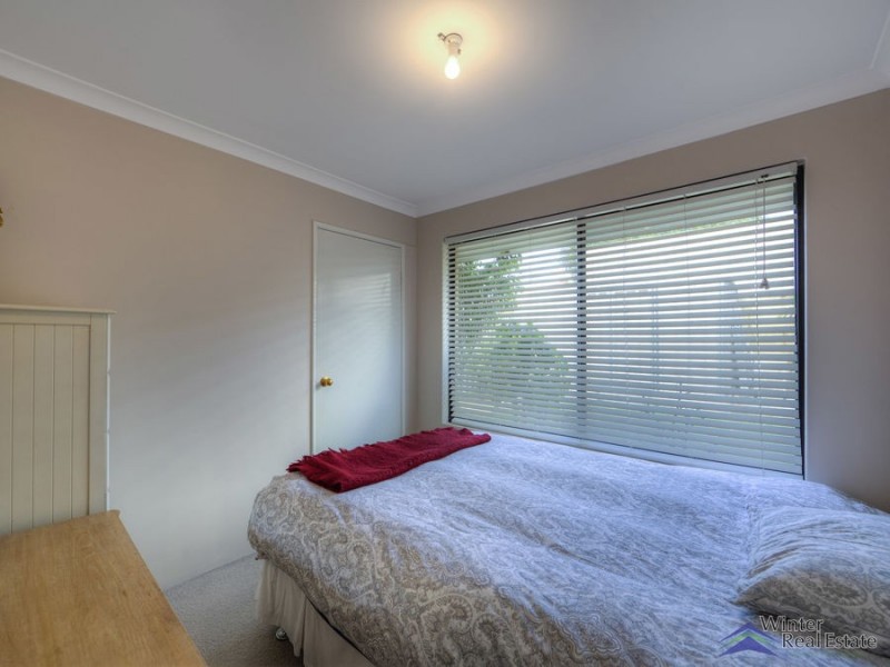 16 Chadlington Drive, Padbury WA 6025