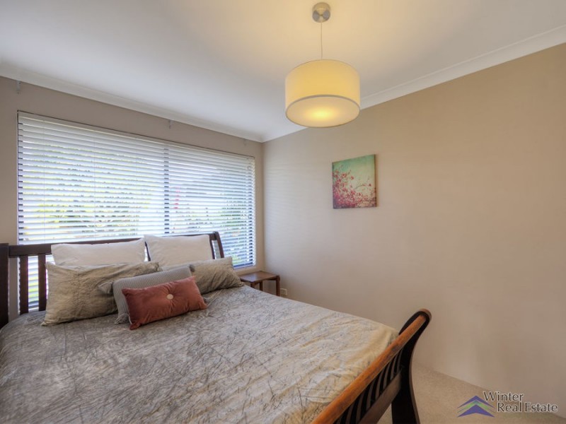 16 Chadlington Drive, Padbury WA 6025