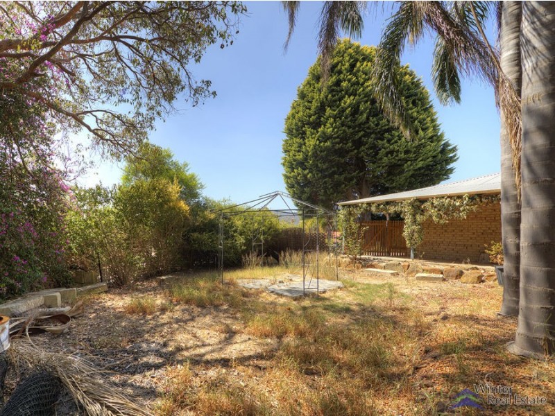 11 Bamlett Street, Mount Nasura WA 6112