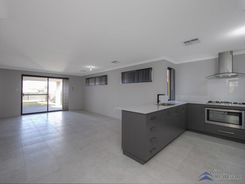 21 Simcoe Way, Caversham WA 6055