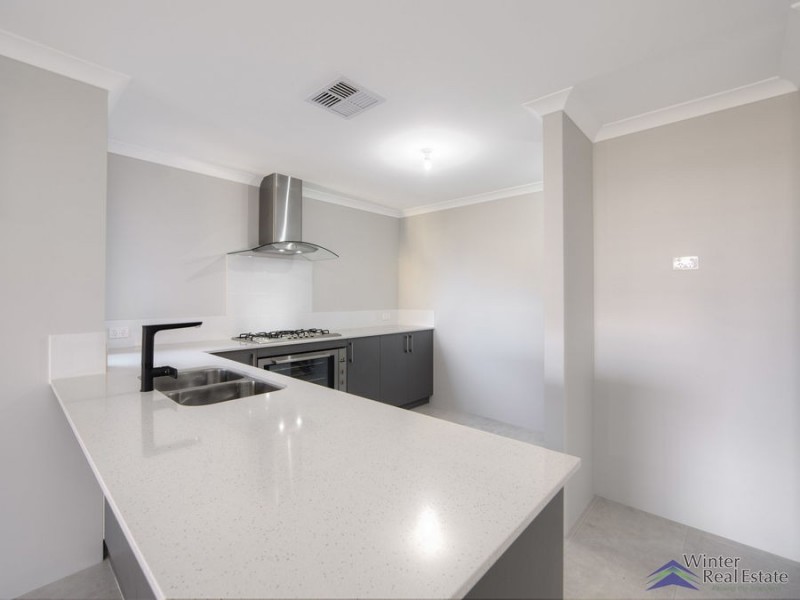 21 Simcoe Way, Caversham WA 6055