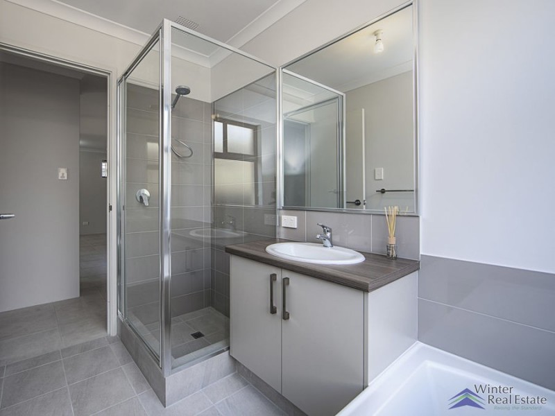 21 Simcoe Way, Caversham WA 6055