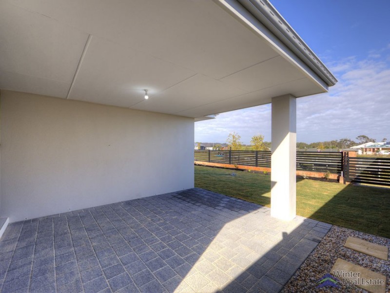 21 Simcoe Way, Caversham WA 6055