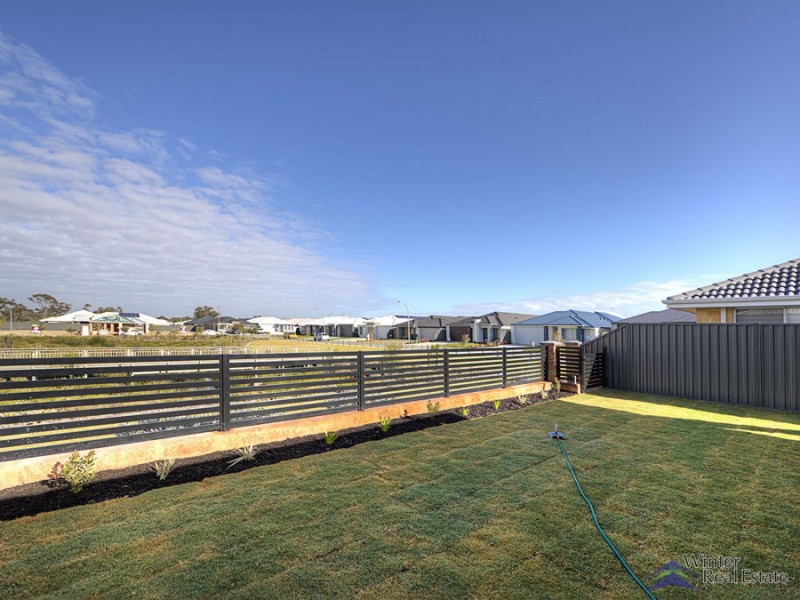 21 Simcoe Way, Caversham WA 6055