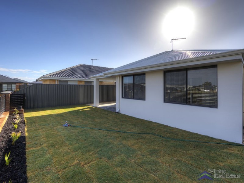 21 Simcoe Way, Caversham WA 6055