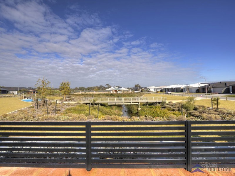 21 Simcoe Way, Caversham WA 6055