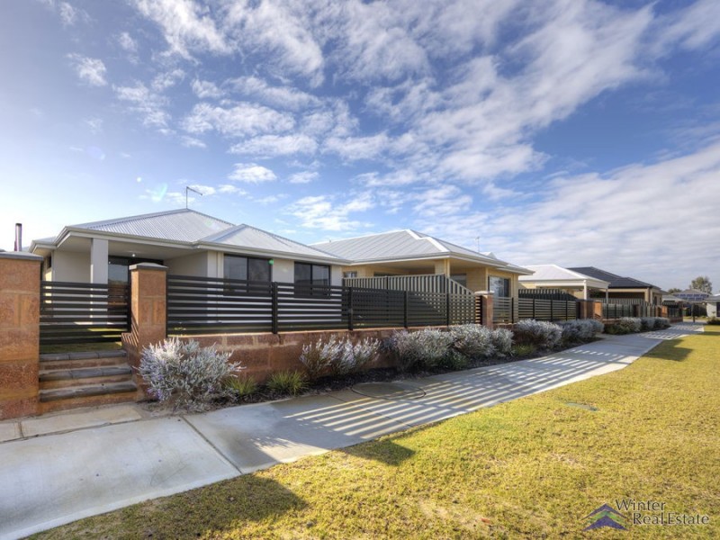 21 Simcoe Way, Caversham WA 6055