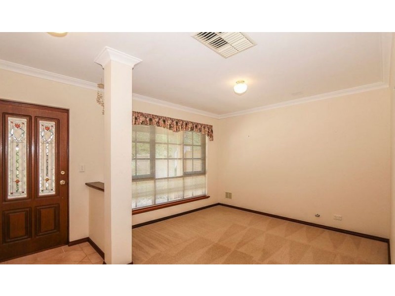 3/3 Dixon Road, Kalamunda WA 6076