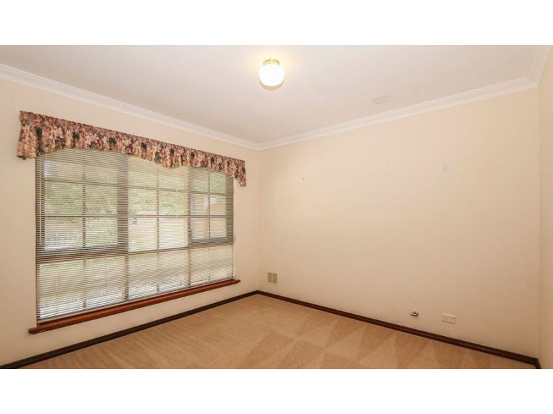 3/3 Dixon Road, Kalamunda WA 6076