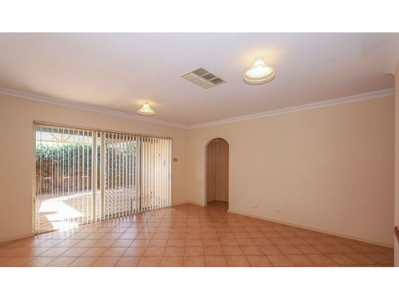 3/3 Dixon Road, Kalamunda WA 6076