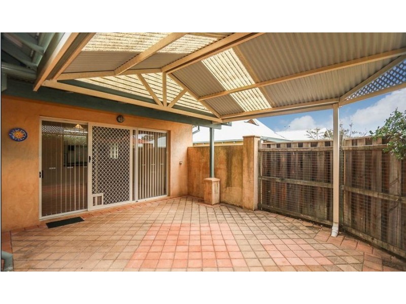 3/3 Dixon Road, Kalamunda WA 6076