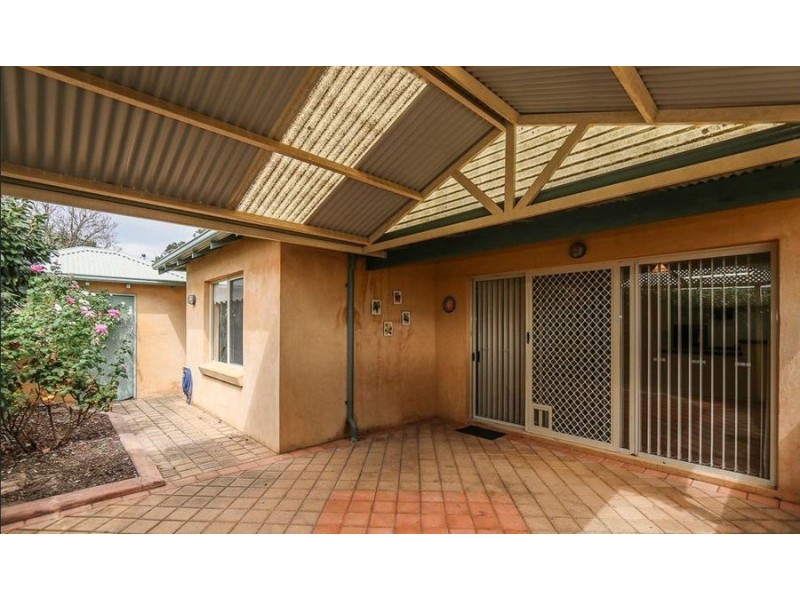 3/3 Dixon Road, Kalamunda WA 6076