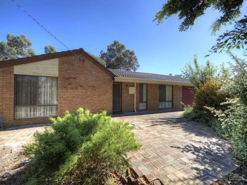 5 Banner Place, Lesmurdie WA 6076