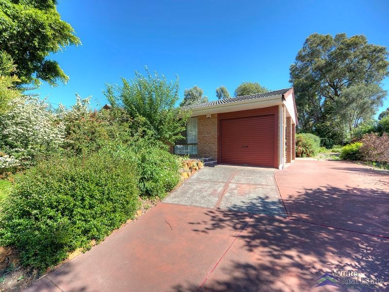 5 Banner Place, Lesmurdie WA 6076