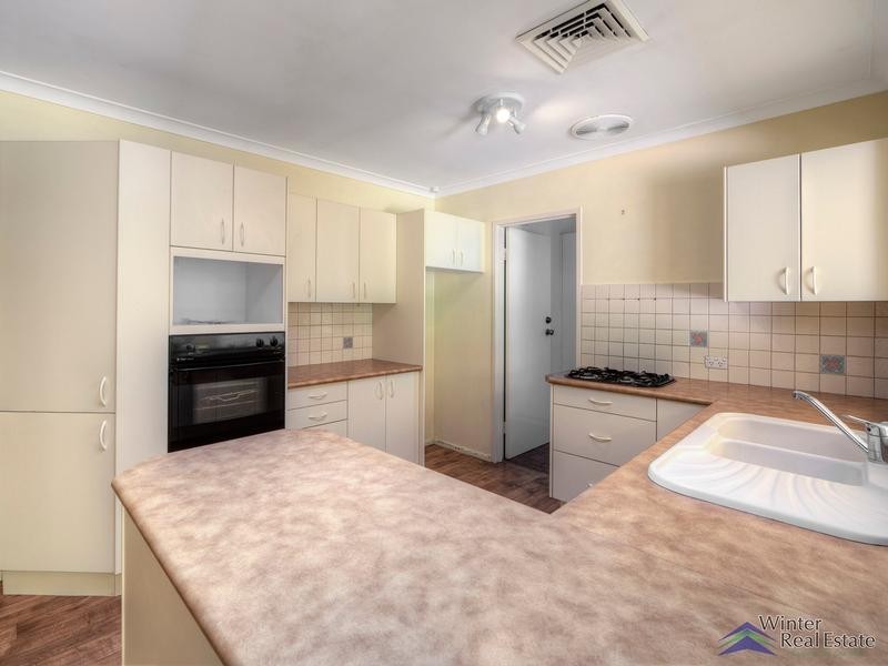 5 Banner Place, Lesmurdie WA 6076