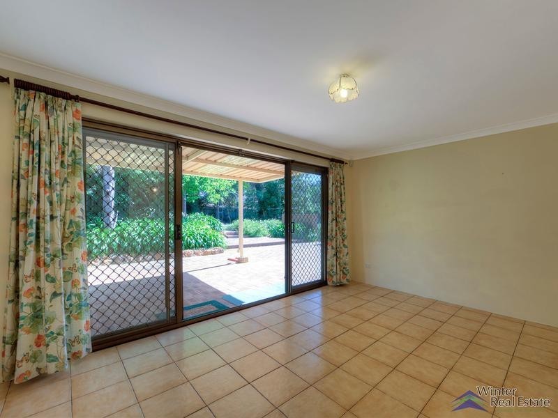 5 Banner Place, Lesmurdie WA 6076