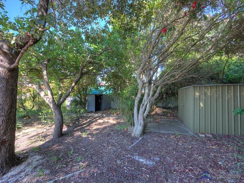 5 Banner Place, Lesmurdie WA 6076