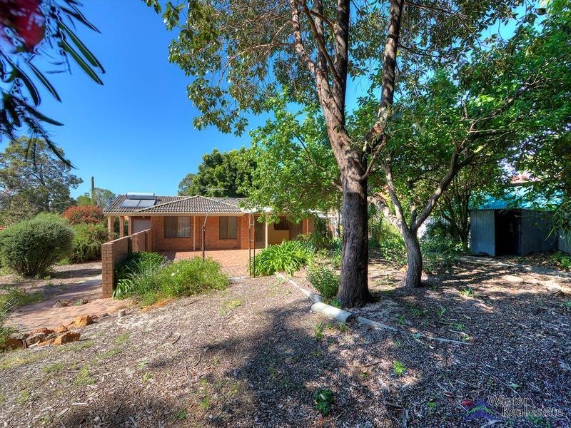 5 Banner Place, Lesmurdie WA 6076