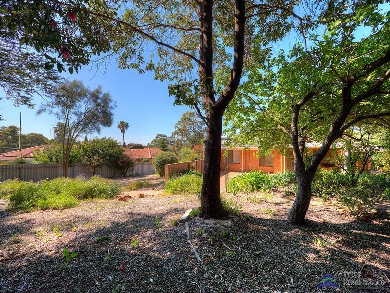 5 Banner Place, Lesmurdie WA 6076