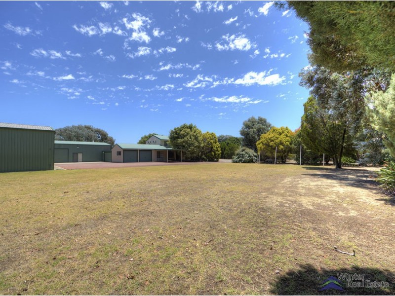 19 Ravenswood Road, Maida Vale WA 6057