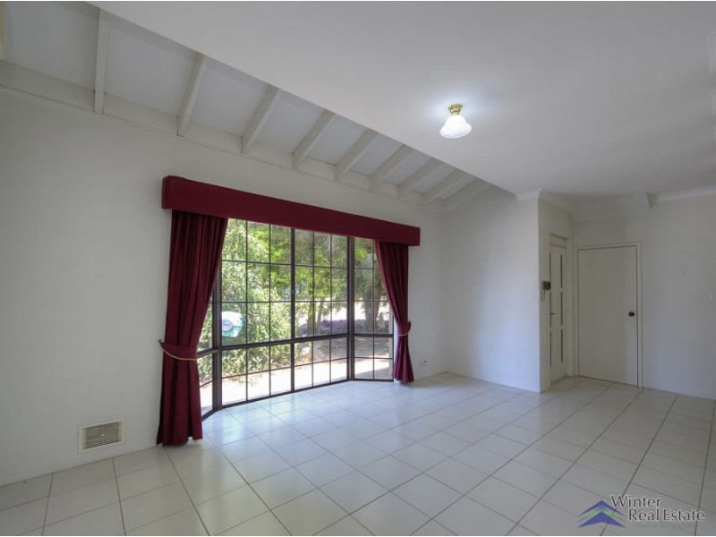 19 Ravenswood Road, Maida Vale WA 6057