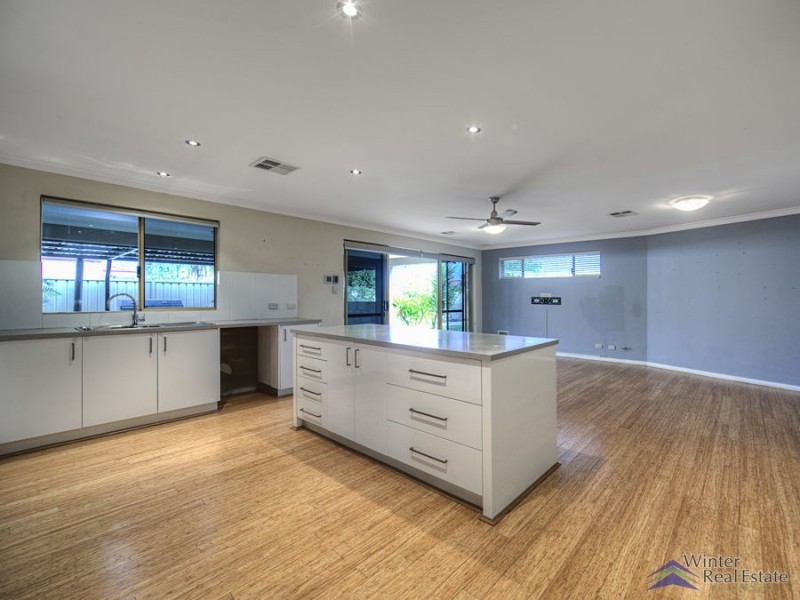 41 Lorikeet Loop, High Wycombe WA 6057
